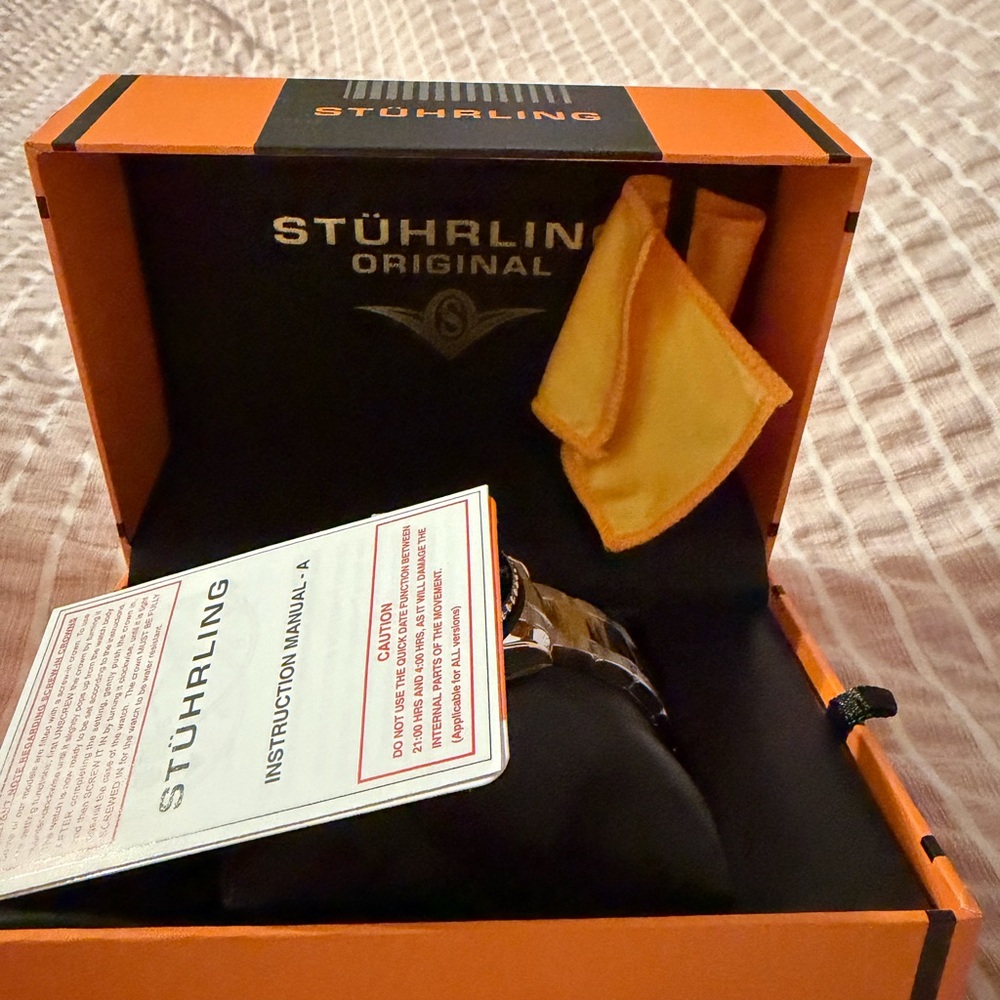Stuhrling Original Blue and Silver Dive Watch - Picture 10 of 13